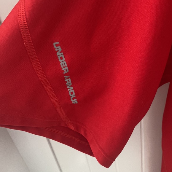 Under Armour men’s Athletic gym shirt Heat Gear medium - Picture 3 of 5